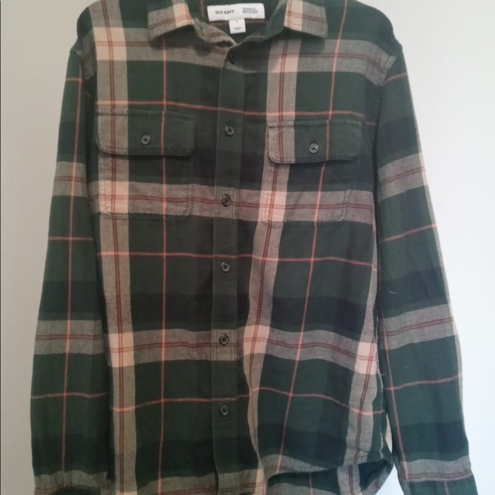 I am selling a long sleeve old navy shirt for men
